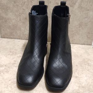 JustFab Women's Black Ankle Boots